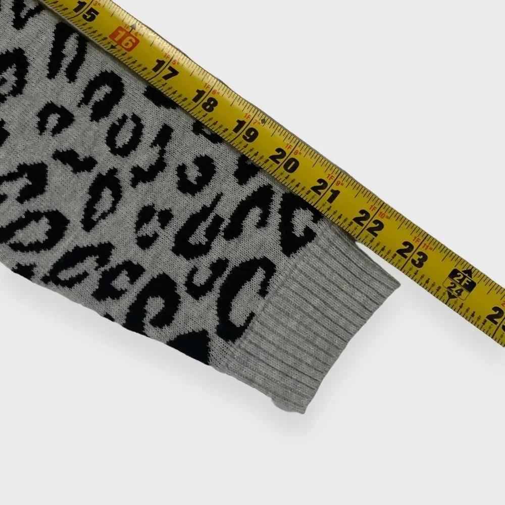 Croft & Barrow Leopard Print Sweater Gray Size Medium Womens Animal Print V-Neck - Picture 9 of 12